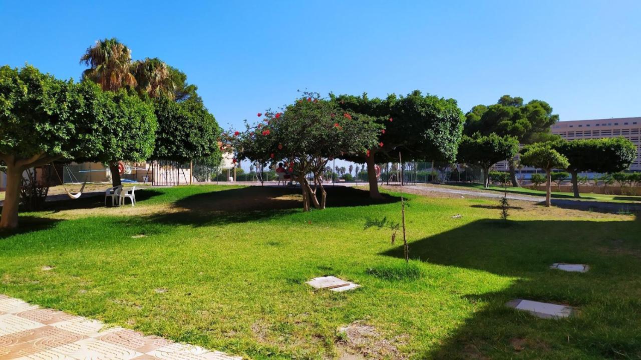Coqueto Apartamento Con Terraza En La Playa Roquetas de Mar Exterior photo